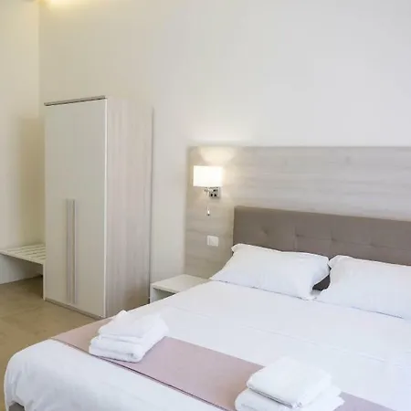 Le Stanze Della Regina 住宿加早餐酒店 卡斯特拉玛雷帝斯达比亚